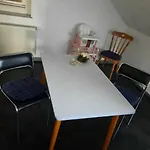 Farbenfrohe Dachgeschosswohnung Lägenhet Giesen