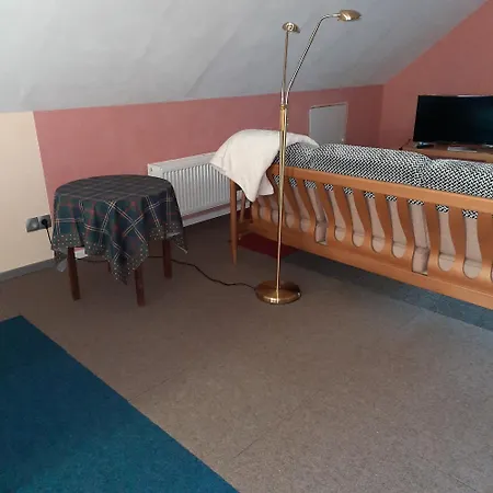 Farbenfrohe Dachgeschosswohnung * Giesen
