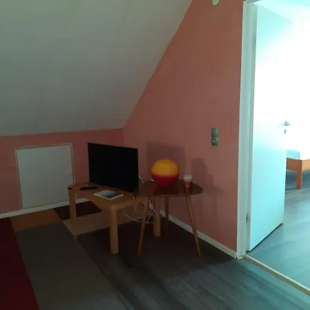 Farbenfrohe Dachgeschosswohnung Giesen