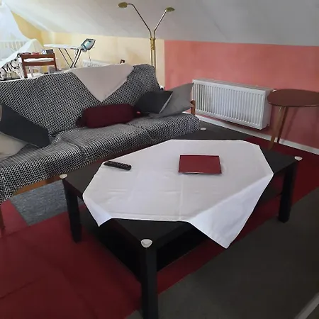 Farbenfrohe Dachgeschosswohnung Daire