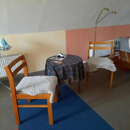 Daire Farbenfrohe Dachgeschosswohnung