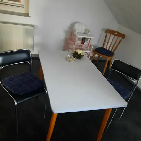 Farbenfrohe Dachgeschosswohnung Daire Giesen